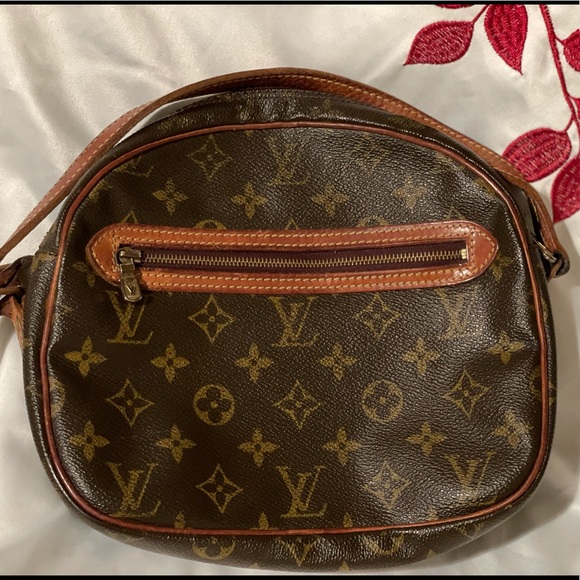 Authentic vintage Louis Vuitton Monogram Bag - Picture 2 of 15